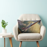 Vintage Science fiction rymdskepp Flygplan jord Lumbarkudde<br><div class="desc">Vintage illustration futuristiska science fiction färd och transport bild. Ett rymdskepp som ser ut som ett modernt flygplan (liknande Space Shuttle) som startar från Florida över Atlanten och jorden på jorden. Flyg upp i himlar och övre atmosfären. En klassisk 50-sekundersmodell för bok-sci-i-tecknad i framtiden.</div>