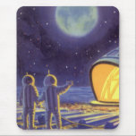 Vintage Science fiction Utomjordingar på Blue Plan<br><div class="desc">Vintage illustrerar futuristiska Science fiction utomjordingar och robotar i rymden. En klassisk tecknad bok-design med vänskapliga astronauter på en främmande planet eller måne på en plats där station tittar upp och viftar på jorden. Stjärnor tvillingar i himlar natten.</div>