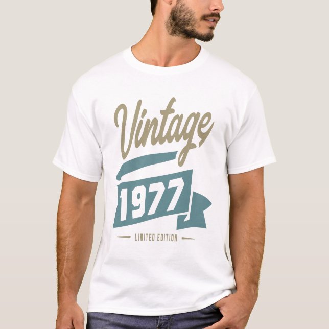 Vintage sedan 1977 födelsedagspresent t shirt (Framsida)