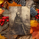 Vintage Skeleton Photo Decoupage Vykort<br><div class="desc">Den här designen kan vara personlig om du väljer Redigera design. Du kan också överföra till andra objekt. Kontakta mig på colorflowcreations@gmail.com eller använda alternativet chatta överst på sidan om du vill ha den här designen på en annan produkt eller behöver hjälp med den här designen. Se mer av mina...</div>