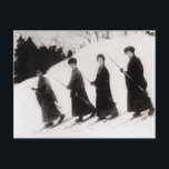 Vintage skidbild, fyra japanska dam vykort<br><div class="desc">skidbild av Vintage av skidbild av vintage,  fyra japanska damer med traditionella poler på snö</div>