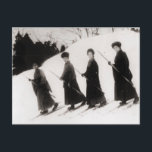 Vintage skidbild, fyra japanska dam vykort<br><div class="desc">skidbild av Vintage av skidbild av vintage,  fyra japanska damer med traditionella poler på snö</div>