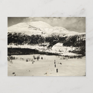 Vintage skidbild, skidåkare i dalen vykort