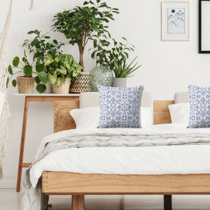 Vintage-stil Dusty Blue and White Patternated Kudde