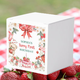 Vintage Strawberry Berry First Birthday  Presentaskar