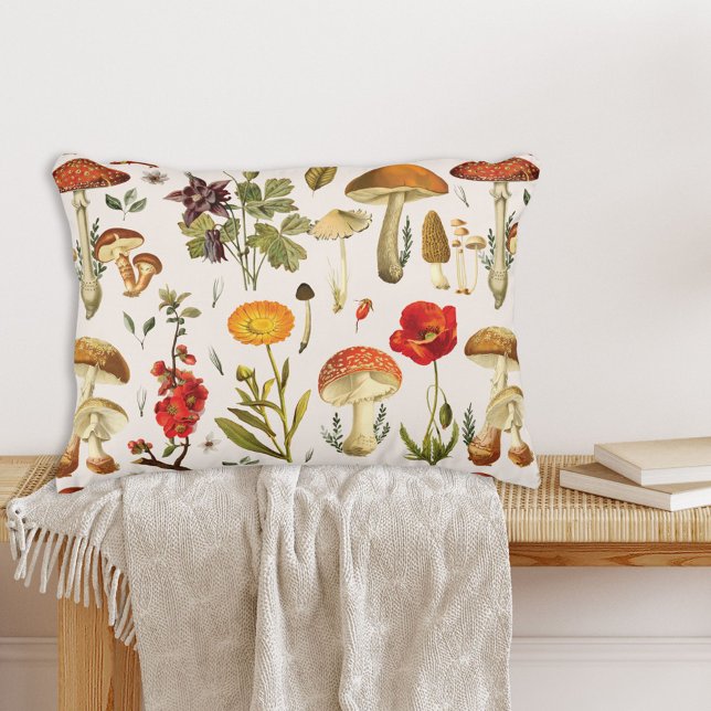 Vintage Svamp- och Vildblommotiv Prydnadskudde (In situ)
