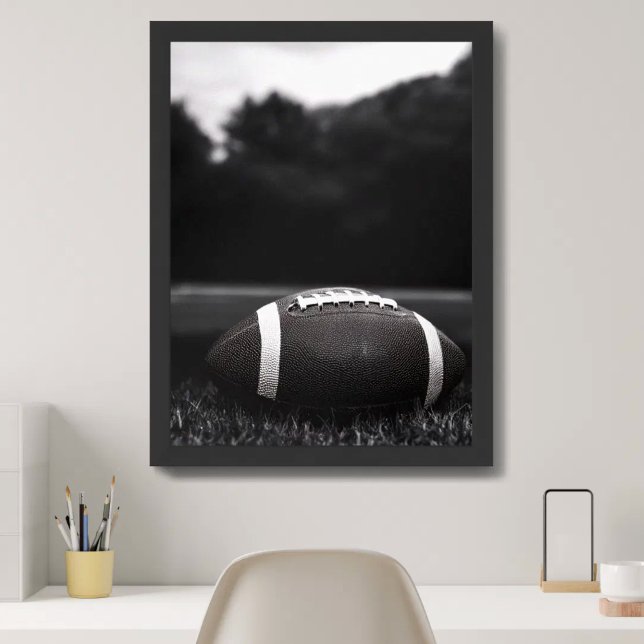 Vintage svart monokrom fotbollsplan poster (Skapare uppladdad)
