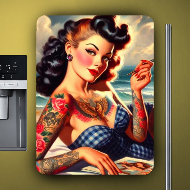 Vintage Tatoverad Beach Pin-up Magnet (Skapare uppladdad)
