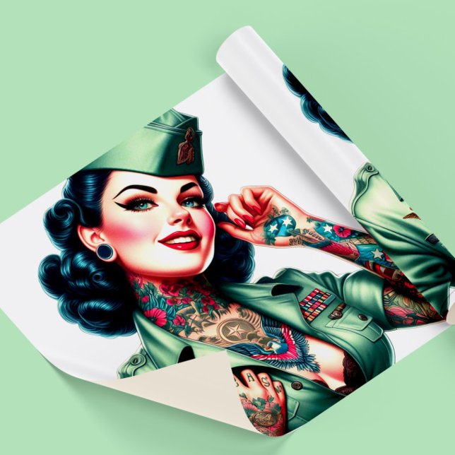 Vintage Tatuerad Militär Kvinna Presentpapper (Skapare uppladdad)