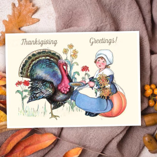 Vintage Thanksgiving-flicka med kalkon och skördef Helgkort