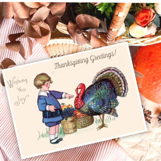 Vintage Thanksgiving-pojke med kalkon och skörd Helgkort