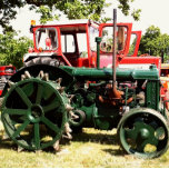 VINTAGE TRAKTORER CANVASTRYCK<br><div class="desc">En fotografisk utformning av vintage traktorer för vintage traktorentusiaster.</div>