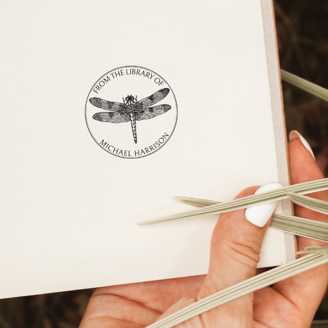 Vintage Trollslända Bok Från Biblioteket Stämpel (Skapare uppladdad)