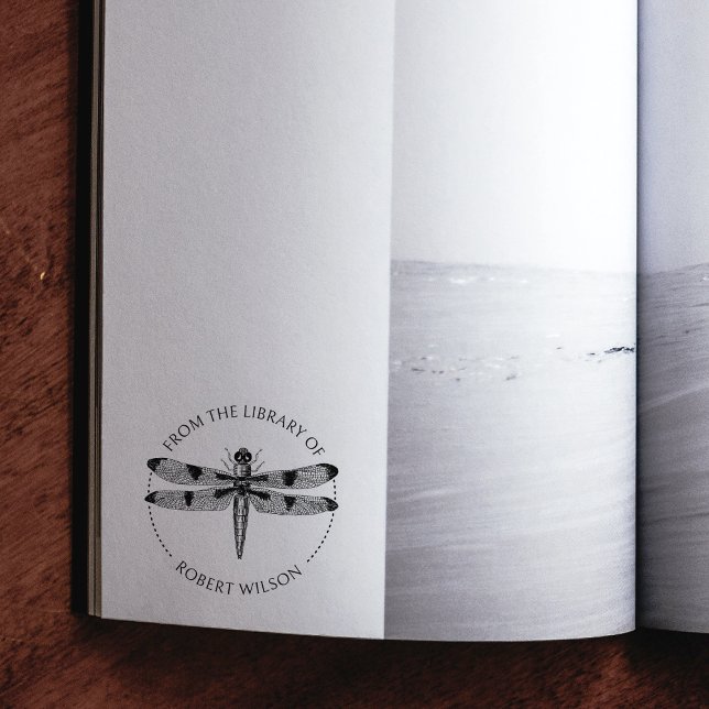 Vintage Trollslända Bok Från Biblioteket Stämpel (Skapare uppladdad)