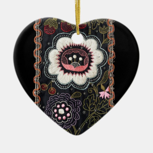 Vintage Ungerska broderiet on Black Julgransprydnad Keramik (Framsidan)