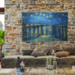Vintage Van Gogh Starry Natten över Rhone Canvastryck<br><div class="desc">En fin utskrift av "Starry Night Over the Rhone", som målades 1888 av Vincent Van Gogh (1853-1890). Målningen fångade nattföreställningen runt Rhonfloden. Utmaningen att måla på natten fascinerade Van Gogh och när han målade Starry Night Över Rhône valde han en antage punkt som gjorde att han kunde beslagta gasbelysningens reflektioner...</div>