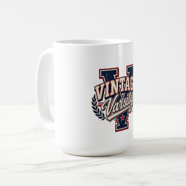 Vintage Varsity Distressed Block Bokstav V Kaffemugg (Framsida vänster)