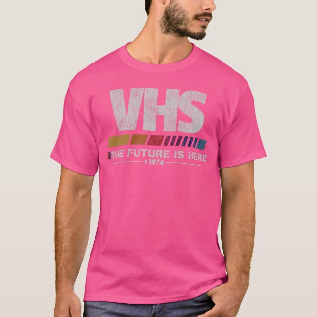 Vintage VHS Framtiden Är Här T Shirt (Framsida)