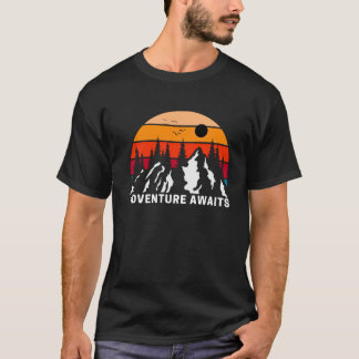 Vintage Vibes: Äventyr Awaits Retro Tee