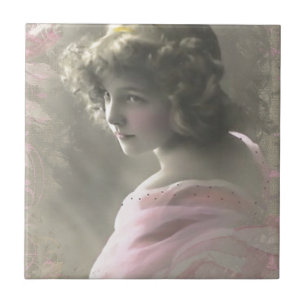 Vintage Victorian Teenage Girl in Rosa Kakelplatta