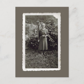 Vintage vykort - unga vinodlarkvinnor