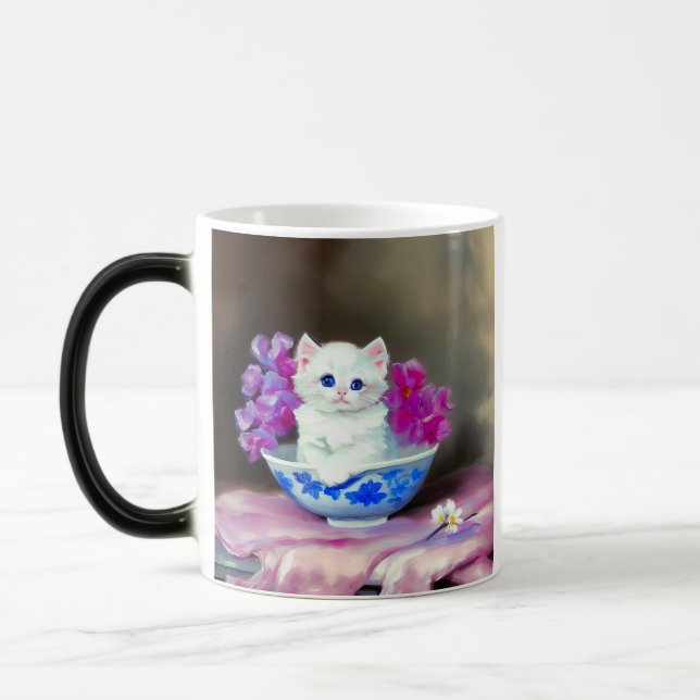 Vintage White Kitten med Rosa Flowers Magisk Mugg (Vänster)