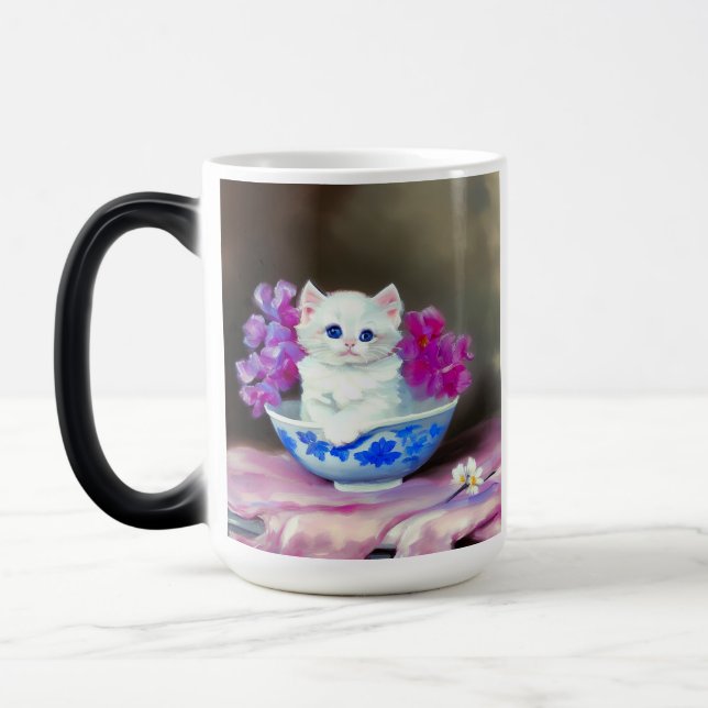 Vintage White Kitten med Rosa Flowers Magisk Mugg (Vänster)