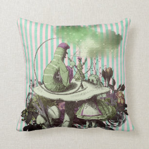 Vintage Wonderland Caterpelare och Alice Kudde