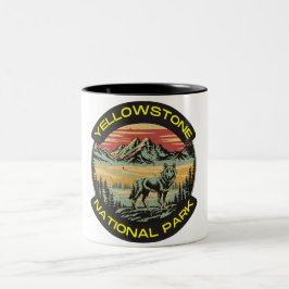 Vintage Yellowstone National Park varg bergen Två-Tonad Mugg