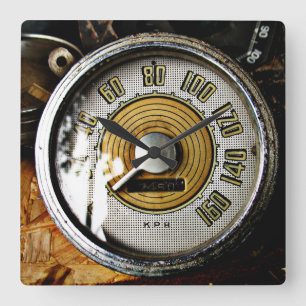 Vintagebilen rusar mätinstrumentet fyrkantig klocka
