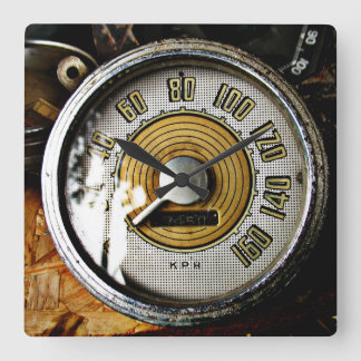 Vintagebilen rusar mätinstrumentet fyrkantig klocka