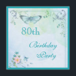 Vintagefjärilen, blommar & virvlar runt den 80th inbjudningar<br><div class="desc">Chic den personifierade vintageeleganten/personifierade för födelsedagsfestfirande för anpassningsbar 80th inbjudningar för kvinnor och flickor. På bekläda av dessa den glamorösa födelsedagsfesten är inbjudan ett härligt avbildar av en turkos/en grön fjäril, elegant virvlar runt och grönt, rosor och blåa blommor som skrivs ut på en turkos/en grönt färgad bakgrund. Denna inbjudan...</div>