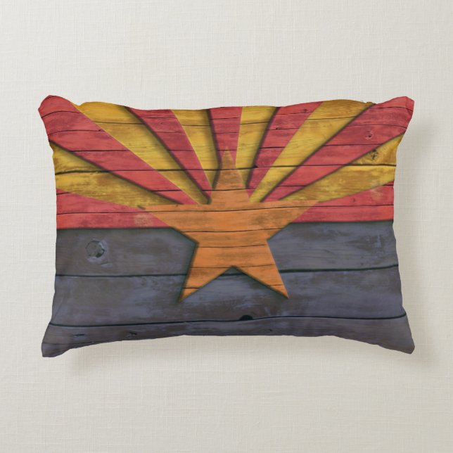 Vintageflagga av Arizona bedrövade den Wood Prydnadskudde (Framsidan)