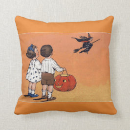 VintageHalloween häxa och barndekorativ kudde