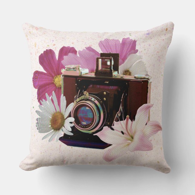 Vintagekamera med blommor kudde (Framsida)