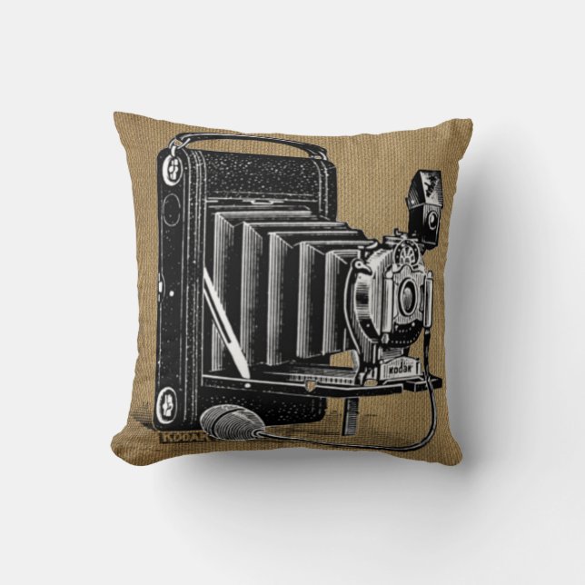Vintagekamera med Burlapbakgrundsdekorativ kudde (Framsida)