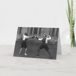Vintagekvinnor omkullkastar fäktning noterar kort