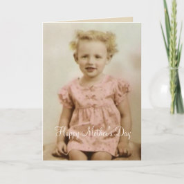 Vintageliten flicka i kort för rosaklänningmors