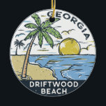 Vintagen Driftwood Beach Georgia Julgransprydnad Keramik<br><div class="desc">Ett exempel på hand plockade med drivved Beach med berg och hav vinkart i bakgrunden. Perfekt för alla som kärlek att besöka Driftwood Beach.</div>