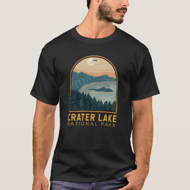 Vintagen Emblem i nationalparken Crater Sjö T Shirt (Framsida)