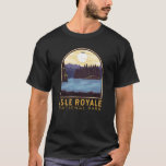 Vintagen Emblem i nationalparken Isle Royale T Shirt<br><div class="desc">Isle Royale-vektorteckningsdesign. Parken består av Isle Royale och hundratals närliggande öar,  liksom vatten i Sjö Superior,  i delstaten Michigan.</div>