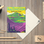 Vintagen Haleakala nationalparken Hawaii Vykort<br><div class="desc">Haleakala-vektorgrafik i ett fönster med stil-design. Parken heter efter Haleakalā,  en vilande vulkan inom dess gränser.</div>