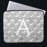 Vintagen Monogram för Luxury Silver Elegant Laptop Fodral<br><div class="desc">Luxury Silver Elegant,  Vintage Girly Monogram Fodral. Fodral kan anpassas så att det omfattar ditt första och första namn.</div>