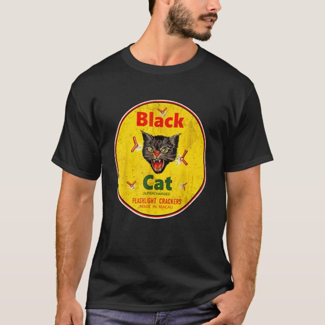 Vintagen Retro Black Cat Firecrackers T Shirt (Framsida)