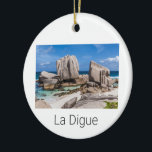 Vintagen Seychellerna La Digue Anse Marron Beach Julgransprydnad Keramik<br><div class="desc">Seychellerna La Digue Anse Marron-stranddesign för helgdag. Seychellerna i Indiska oceanens ölandskap med strandpanoramassouvenir för resor La Digue och Praslin. Seychellerna Beach Artwork for Mahe Holidays and Backpackers. Seychellerna Indiska oceanen, panorama Souvenir med La Digue Beach och Anse Marron. Seychellernas landskapsplanering för ryggsäckar och resor till Mahe och La Digue....</div>