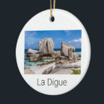 Vintagen Seychellerna La Digue Anse Marron Beach Julgransprydnad Keramik<br><div class="desc">Seychellerna La Digue Anse Marron-stranddesign för helgdag. Seychellerna i Indiska oceanens ölandskap med strandpanoramassouvenir för resor La Digue och Praslin. Seychellerna Beach Artwork for Mahe Holidays and Backpackers. Seychellerna Indiska oceanen, panorama Souvenir med La Digue Beach och Anse Marron. Seychellernas landskapsplanering för ryggsäckar och resor till Mahe och La Digue....</div>