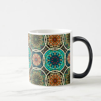 Vintagepatchwork med blom- mandalainslag magisk mugg