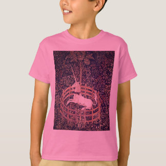 VintageUnicorn i fångenskapTapestry T Shirt