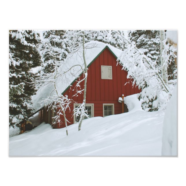 Vinter Djup Snö Rött Hus i Skogen Fototryck (Framsidan)