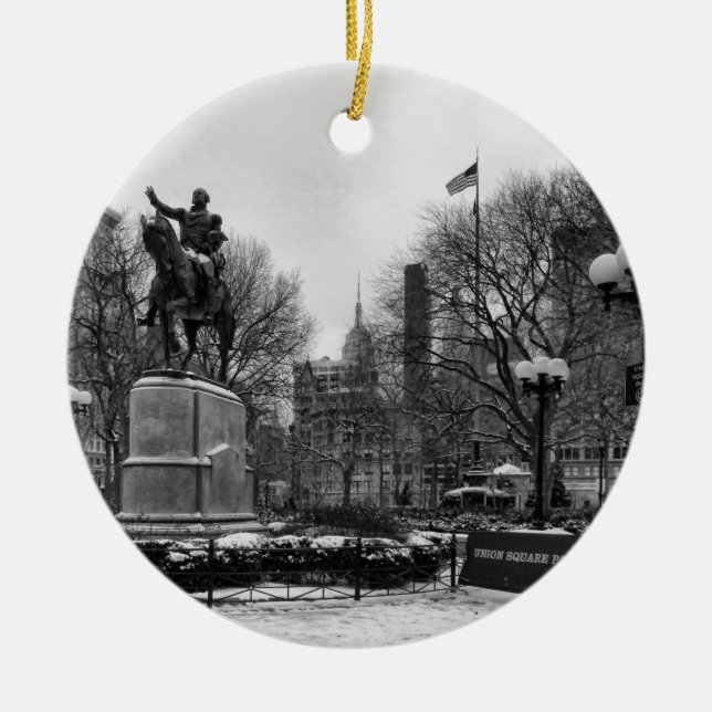 Vinter i NYC:s Union Square 001 Svart Vitt Julgransprydnad Keramik (Framsidan)
